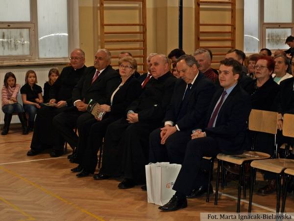 Zdjęcie: Ksiądz Kanonik Marian Gawinek Człowiekiem Roku 2011 ...